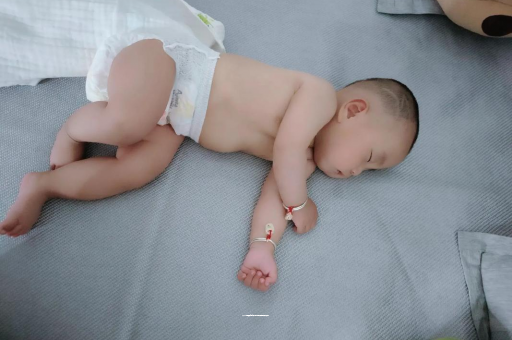 灯塔9个月宝宝可以吃盐吗